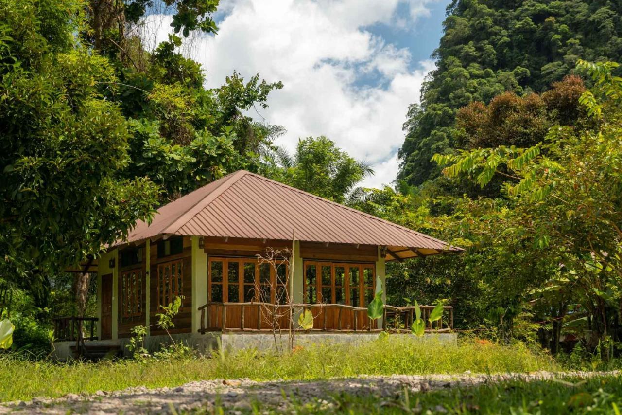 Monkey Mansion - Jungalows & Tours Khao Sok National Park Exterior photo